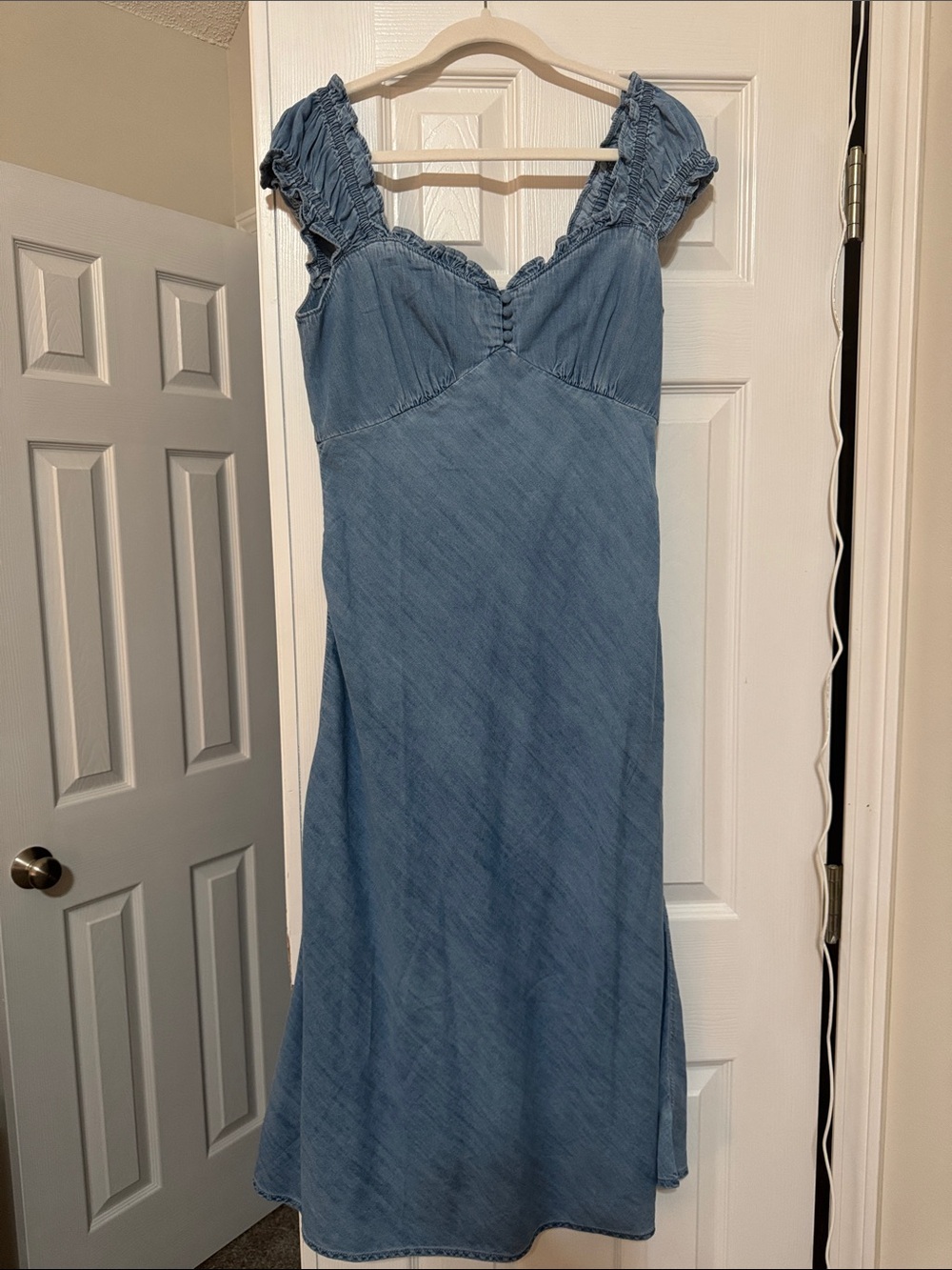 NWOT Gap Chambray/Denim sweetheart maxi dress size small
